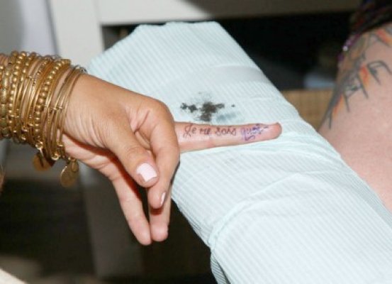 Comandamentul Litoral verifică şi saloanele de tatuaje